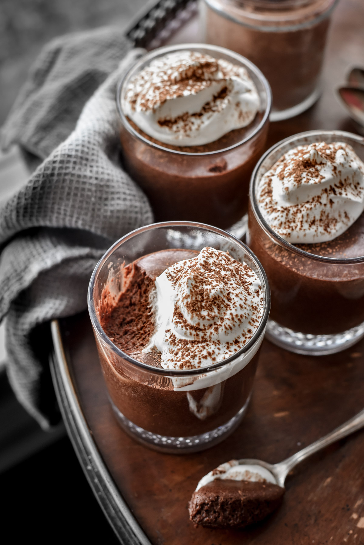 découvrez l'univers de la mousse : des recettes savoureuses aux astuces de fabrication, explorez tout ce que vous devez savoir pour confectionner des desserts légers et aériens, parfaits pour toutes vos occasions.