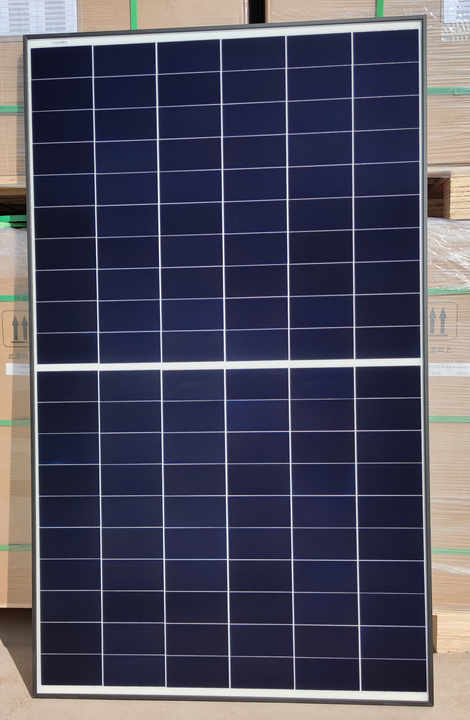 découvrez notre panneau de 360w, conçu pour offrir une performance optimale et une efficacité énergétique remarquable. idéal pour divers usages, il vous permet d'éclairer vos espaces tout en réduisant votre empreinte énergétique. profitez d'une lumière puissante et uniforme pour tous vos besoins.