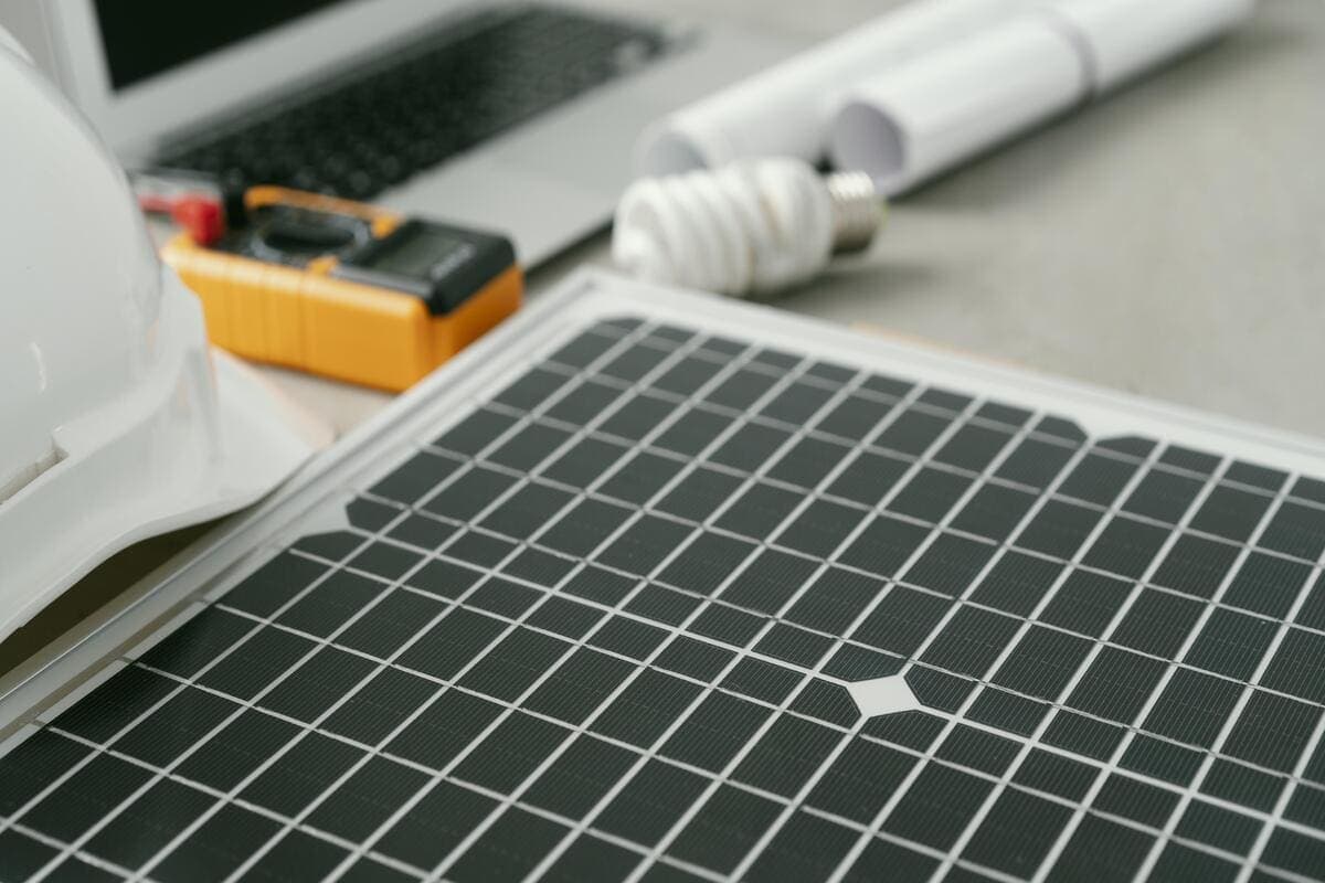 découvrez notre avis sur l'autoconsommation photovoltaïque : avantages, inconvénients, et conseils pour optimiser votre installation solaire. informez-vous sur les meilleures pratiques pour réduire votre facture d'électricité tout en contribuant à une planète plus verte.