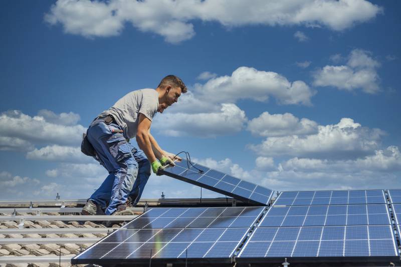 découvrez comment un panneau solaire économique peut réduire vos factures d'énergie tout en préservant l'environnement. optez pour une solution durable et rentable pour votre maison ou votre entreprise.