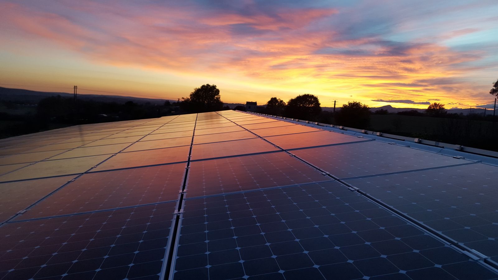 découvrez les avantages des panneaux photovoltaïques pour toiture : une solution écologique et économique pour produire votre propre électricité. optimisez votre énergie et réduisez vos factures tout en préservant l'environnement.