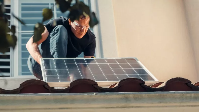 découvrez notre offre exceptionnelle de panneaux solaires à 1 euro ! profitez d'une énergie renouvelable à petit prix tout en réduisant votre facture d'électricité. transformez votre maison en site écologique sans vous ruiner.
