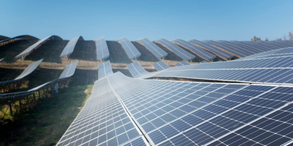découvrez les dernières innovations et tendances des panneaux solaires en 2025. optimisez votre consommation d'énergie tout en préservant l'environnement grâce à des technologies solaires avancées. informez-vous sur les avantages économiques et écologiques des panneaux solaires pour un avenir durable.