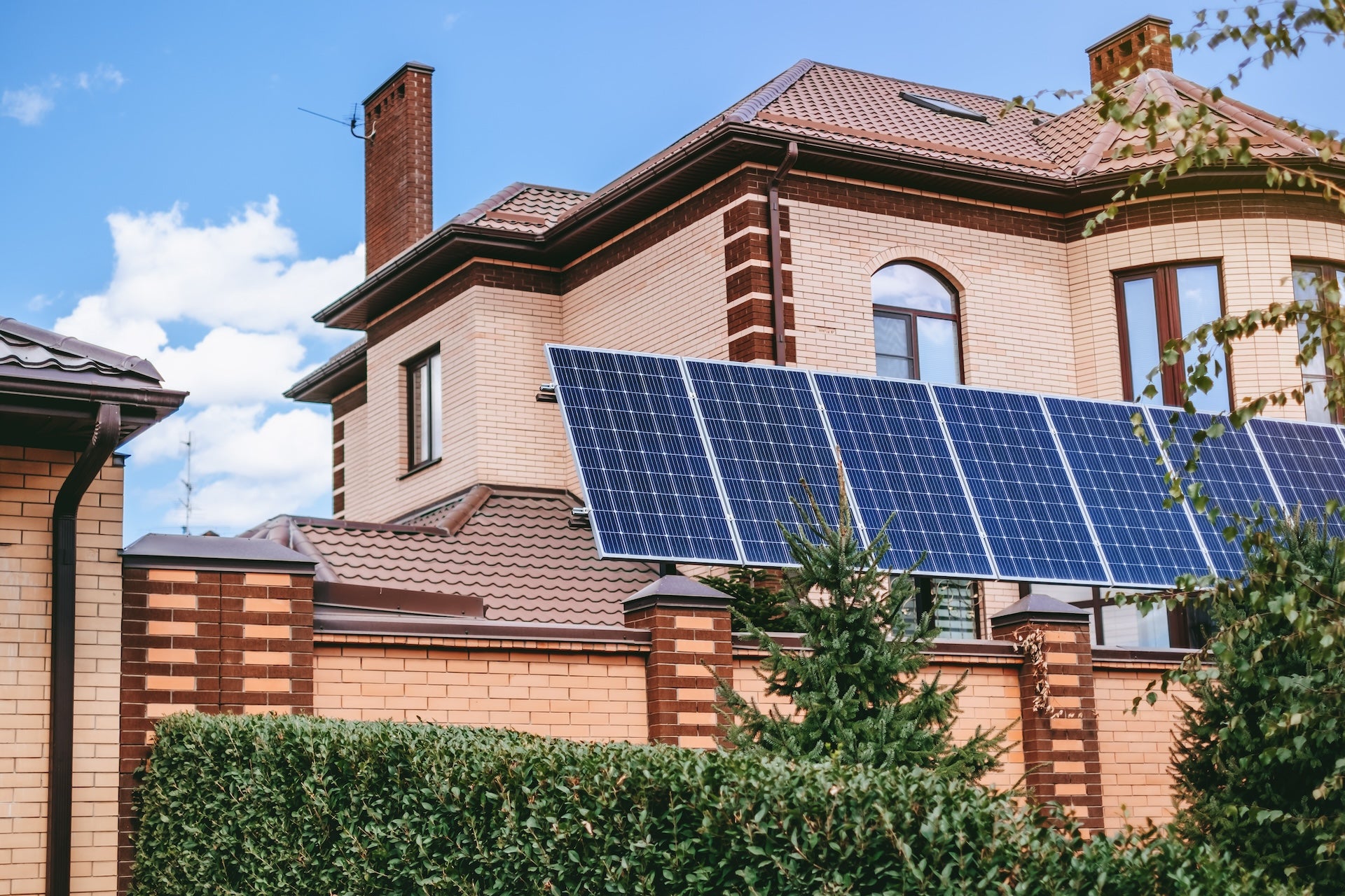 découvrez notre panneau solaire 2kw, idéal pour optimiser votre production d'énergie renouvelable. parfait pour les maisons et les petites entreprises, ce système performant vous aide à réduire vos factures d'électricité tout en respectant l'environnement. optez pour une énergie propre et faites des économies dès aujourd'hui !