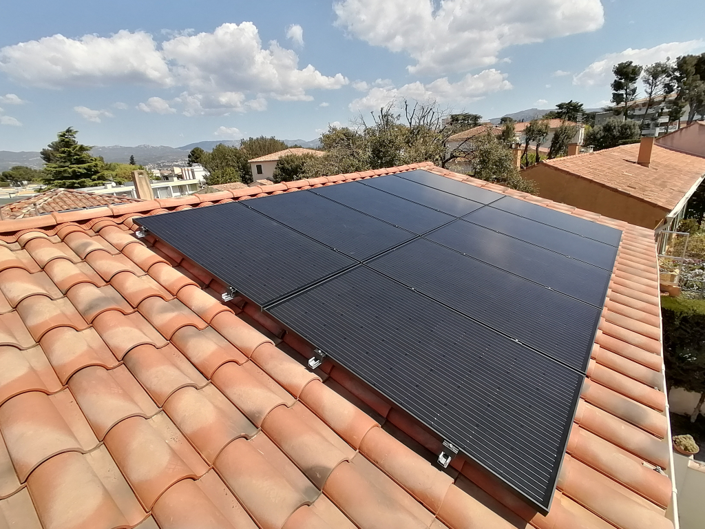 découvrez notre panneau solaire de 3 kw, idéal pour optimiser votre production d'énergie renouvelable. profitez d'une installation simple et d'une performance élevée pour réduire vos factures d'électricité tout en contribuant à la protection de l'environnement.