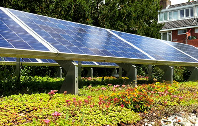 découvrez comment installer des panneaux solaires dans votre jardin pour profiter d'une source d'énergie renouvelable, réduire vos factures d'électricité et embellir votre espace extérieur tout en contribuant à la protection de l'environnement.