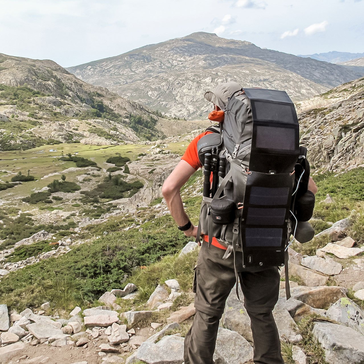 découvrez les avantages des panneaux solaires pour la randonnée : légers, portables et écologiques, ils vous permettent de charger vos appareils en pleine nature tout en réduisant votre empreinte carbone. parfait pour les aventuriers soucieux de l'environnement!