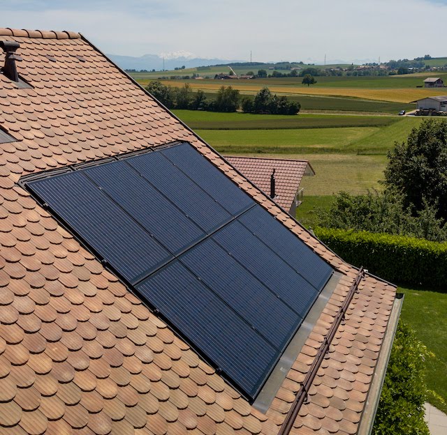 découvrez les avantages des panneaux solaires sur toit : une solution écologique et économique pour produire votre propre électricité. optimisez votre consommation énergétique et réduisez votre empreinte carbone grâce à notre guide complet sur l'installation et les bénéfices des panneaux solaires.