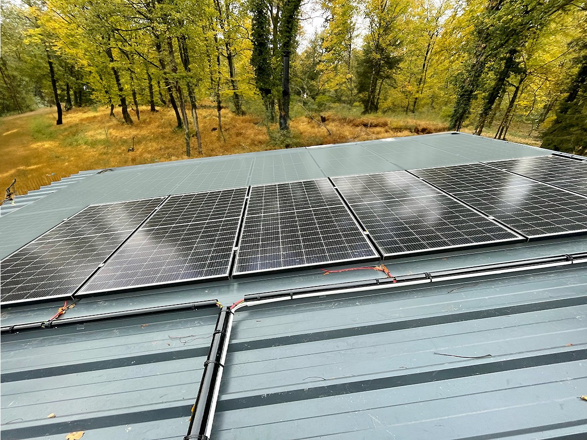 découvrez les avantages des panneaux solaires pour toiture, une solution écologique et économique pour produire votre propre énergie renouvelable. transformez votre toit en source d'énergie et réduisez vos factures d'électricité tout en contribuant à la protection de l'environnement.