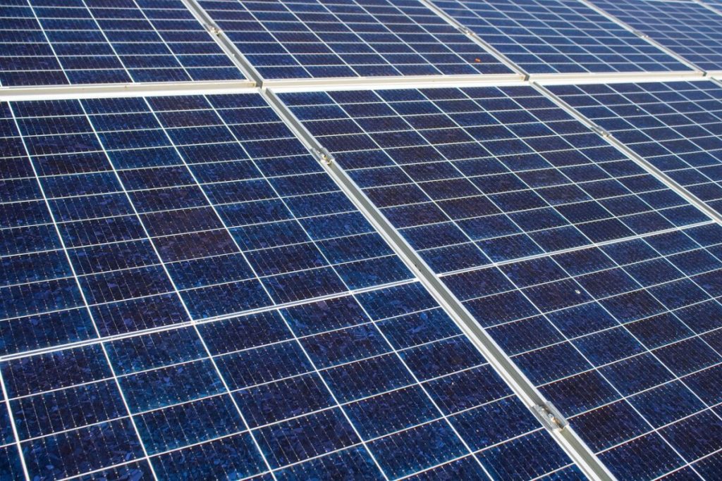 découvrez les avantages des panneaux monocristallins, une solution énergétique efficace et durable. optimisez votre production d'électricité grâce à leur rendement élevé et leur longévité. informez-vous sur les bénéfices économiques et environnementaux qu'ils offrent.