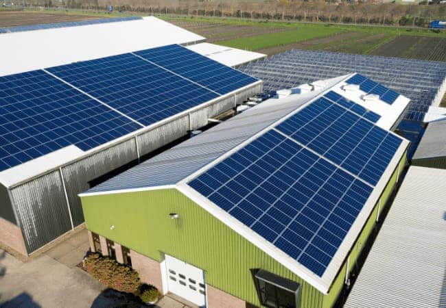 découvrez comment les panneaux photovoltaïques peuvent transformer votre entreprise en une solution énergétique durable et rentable. explorez les avantages, les subventions disponibles et les meilleures pratiques pour intégrer l'énergie solaire dans votre activité.