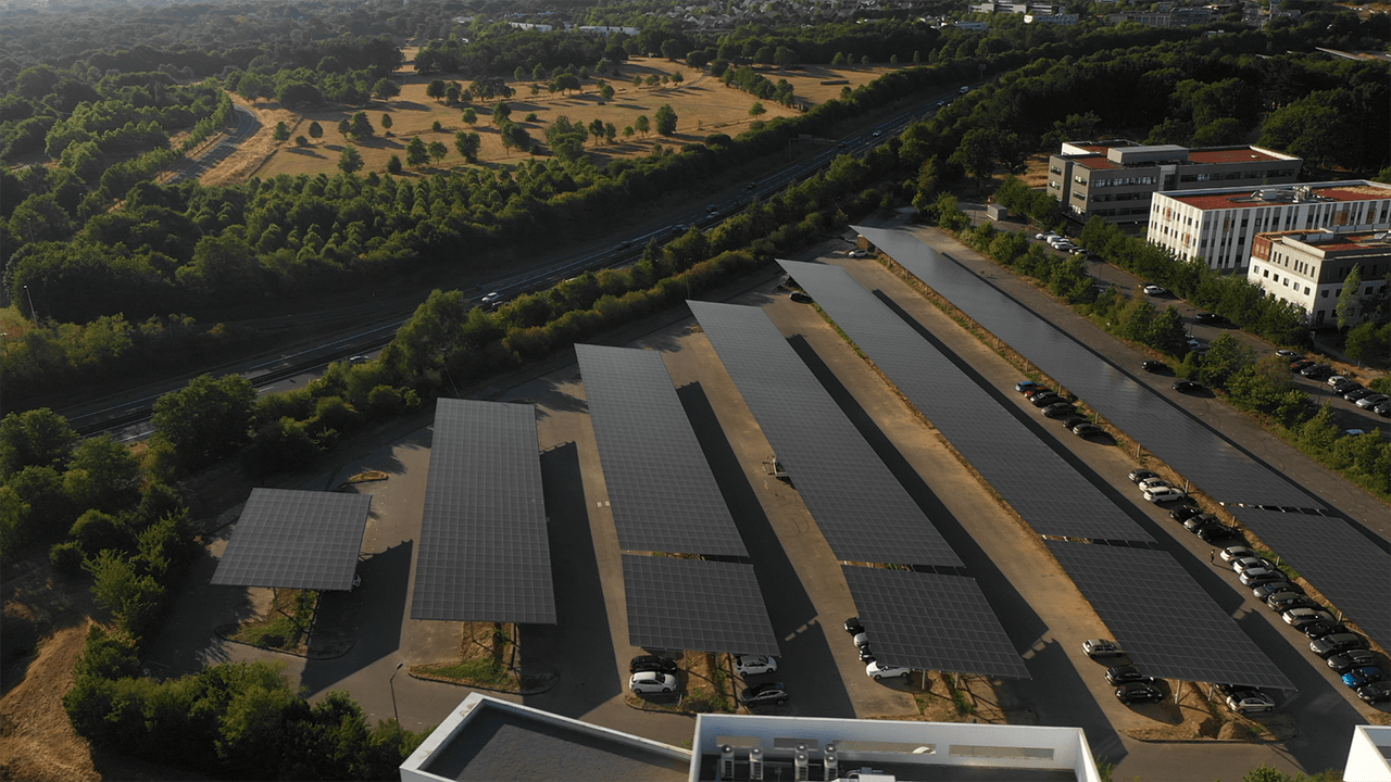 découvrez des solutions d'énergie renouvelable à nantes avec nos panneaux solaires. profitez d'une installation sur mesure, d'économies d'énergie et d'un engagement pour l'environnement.