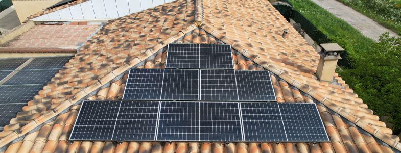 découvrez les avantages des panneaux solaires pour une énergie renouvelable et durable. optimisez votre consommation d'électricité, réduisez votre facture énergétique et contribuez à la protection de l'environnement grâce à nos solutions solaires adaptées à vos besoins.