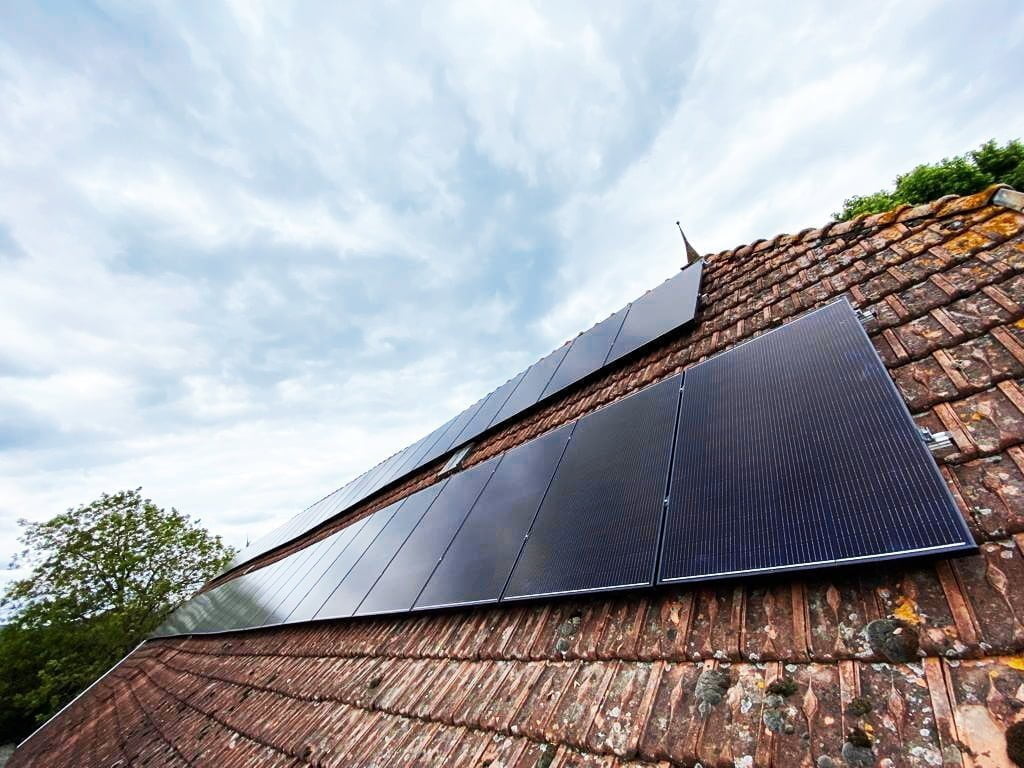découvrez les avantages des panneaux solaires en 2023 : solutions écologiques, économies d'énergie, et innovations technologiques. profitez d'un avenir durable grâce à l'énergie solaire.