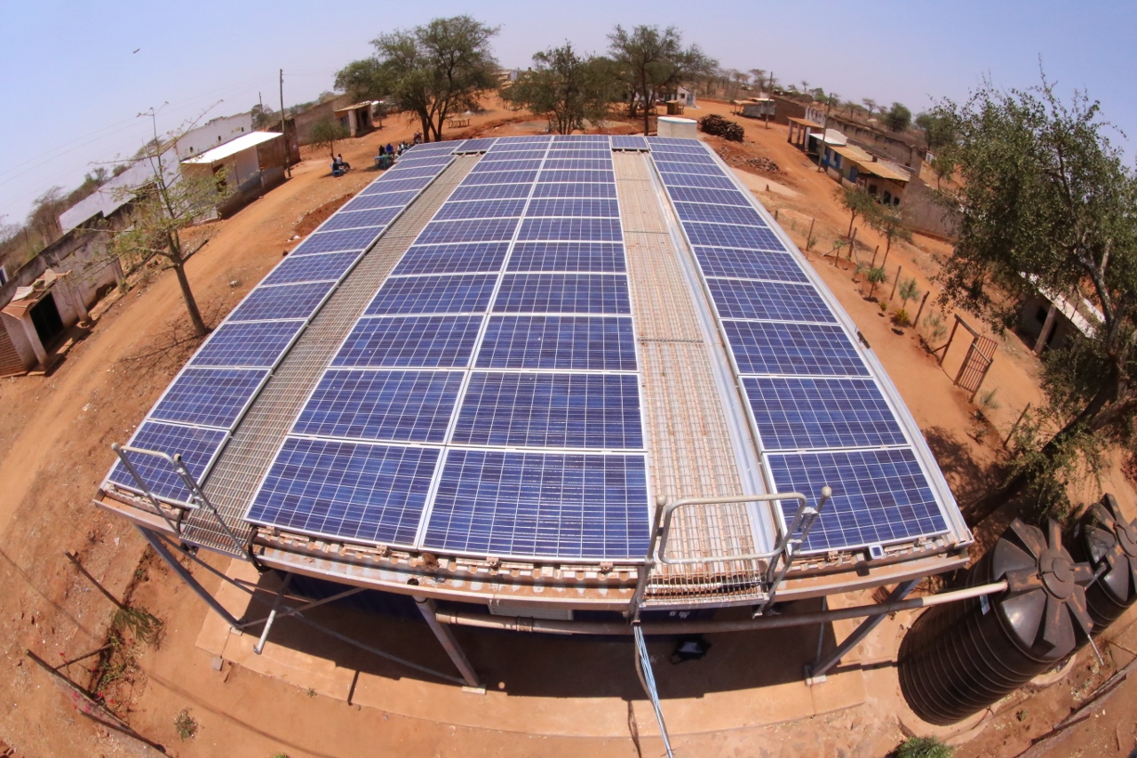 découvrez comment les panneaux solaires transforment l'afrique en fournissant une source d'énergie durable et accessible. explorez les avantages, les initiatives et les technologies innovantes qui stimulent le développement durable sur le continent.