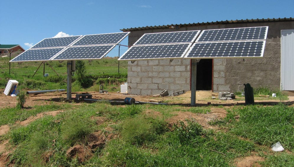 découvrez comment les panneaux solaires transforment l'afrique en offrant une énergie renouvelable, durable et accessible. explorez les avantages, les technologies innovantes et les projets impactants qui éclairent le continent et améliorent la vie des communautés.