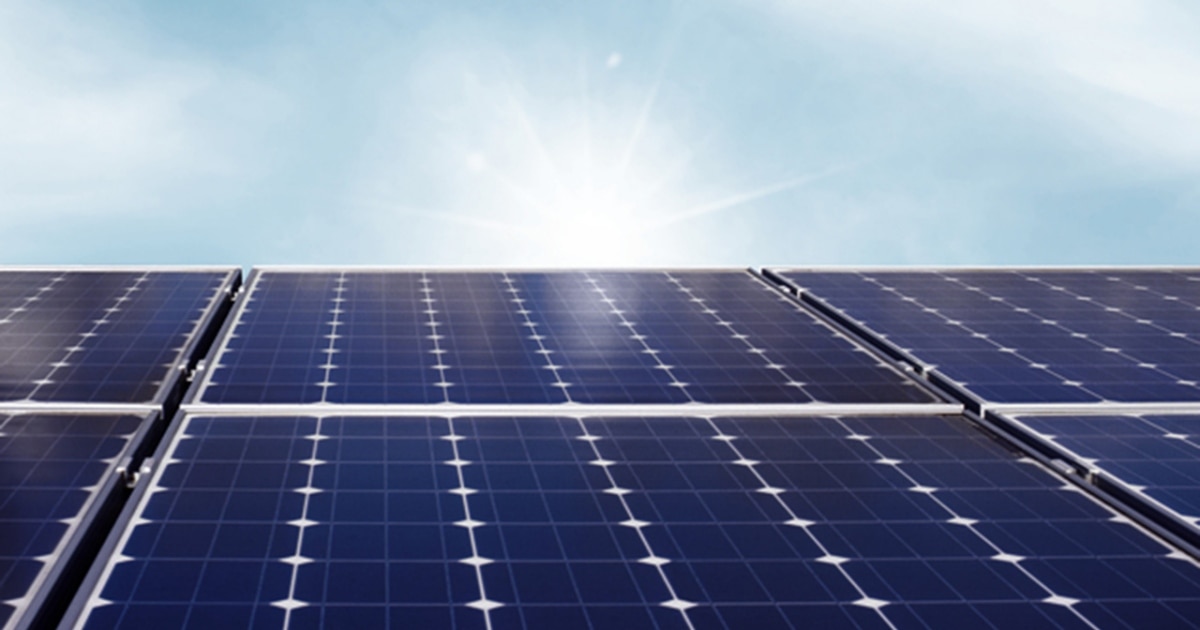 découvrez comment les panneaux solaires peuvent vous offrir une autonomie énergétique. optimisez votre consommation d'énergie tout en contribuant à la protection de l'environnement grâce à une solution durable et efficace.
