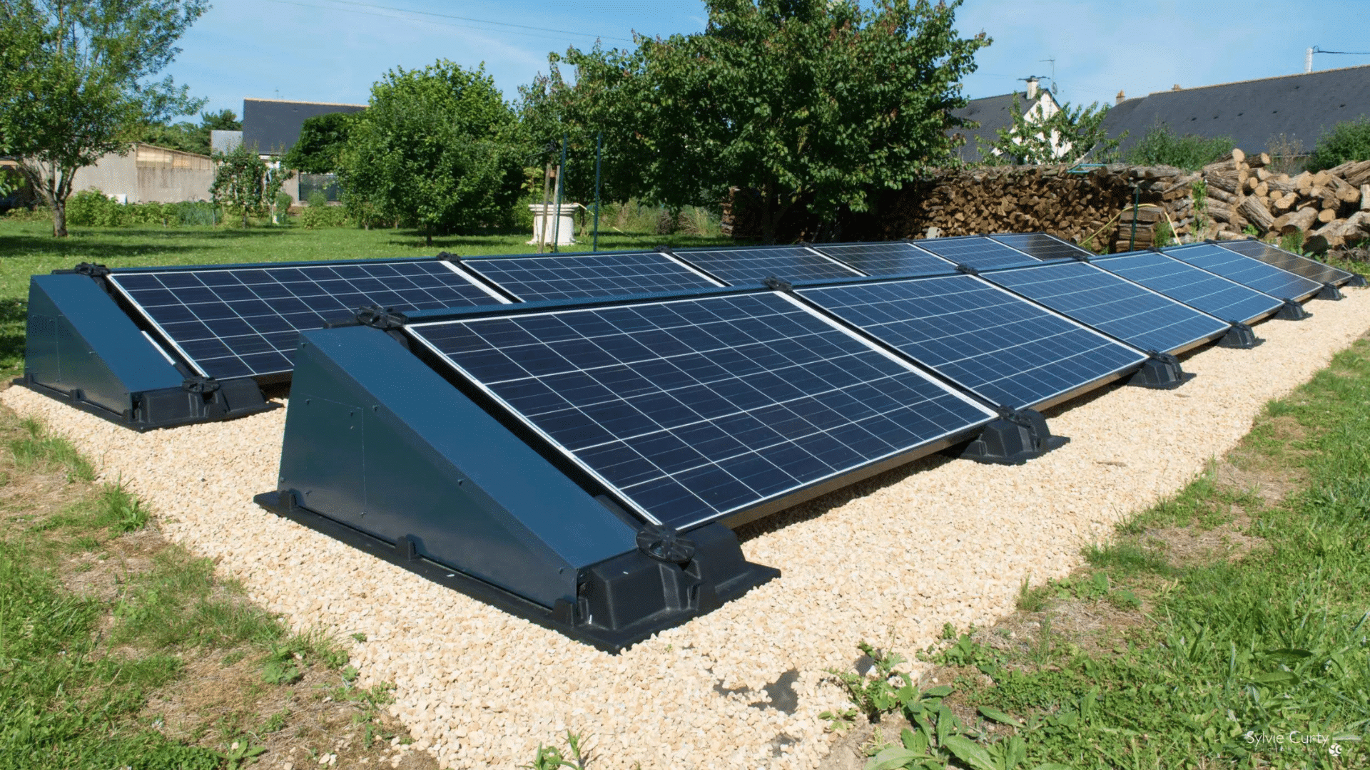 découvrez les avantages et les inconvénients des panneaux solaires. évaluez leur impact environnemental, économique et sur l'autonomie énergétique, afin de prendre une décision éclairée pour votre prochain investissement écologique.