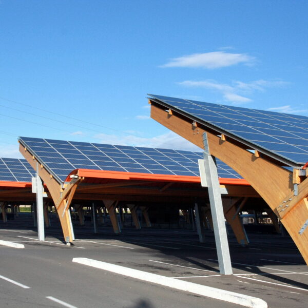 découvrez comment les panneaux solaires peuvent transformer votre bureau en un espace plus écologique et économique. optez pour l'énergie renouvelable, réduisez vos factures d'électricité et améliorez votre empreinte carbone grâce à des solutions solaires adaptées à votre environnement professionnel.