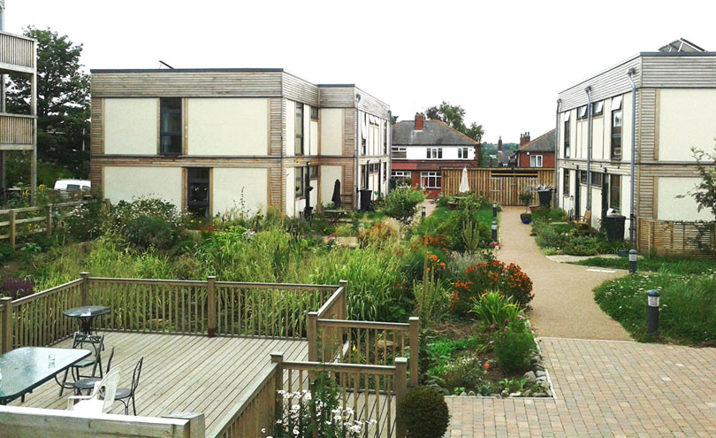 découvrez comment les panneaux solaires transforment le co-housing en favorisant une énergie durable, une réduction des coûts et une communauté solidaire. informez-vous sur les avantages écologiques et économiques d'intégrer des systèmes solaires dans votre mode de vie en colocation.