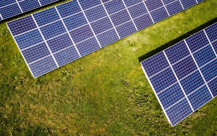 découvrez nos panneaux solaires durables, conçus pour maximiser l'efficacité énergétique tout en respectant l'environnement. optez pour une solution renouvelable, économique et respectueuse de la planète pour vos projets d'énergie solaire.