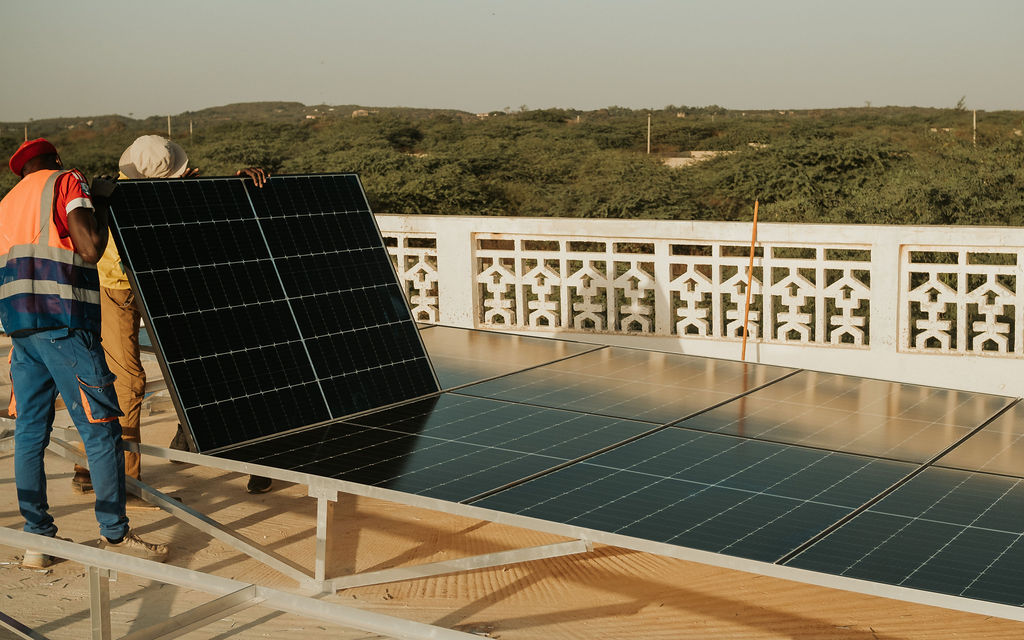 découvrez nos panneaux solaires éco-responsables, une solution énergétique durable qui allie performance et respect de l'environnement. réduisez votre empreinte carbone tout en économisant sur vos factures d'énergie grâce à des technologies innovantes et respectueuses de la planète.