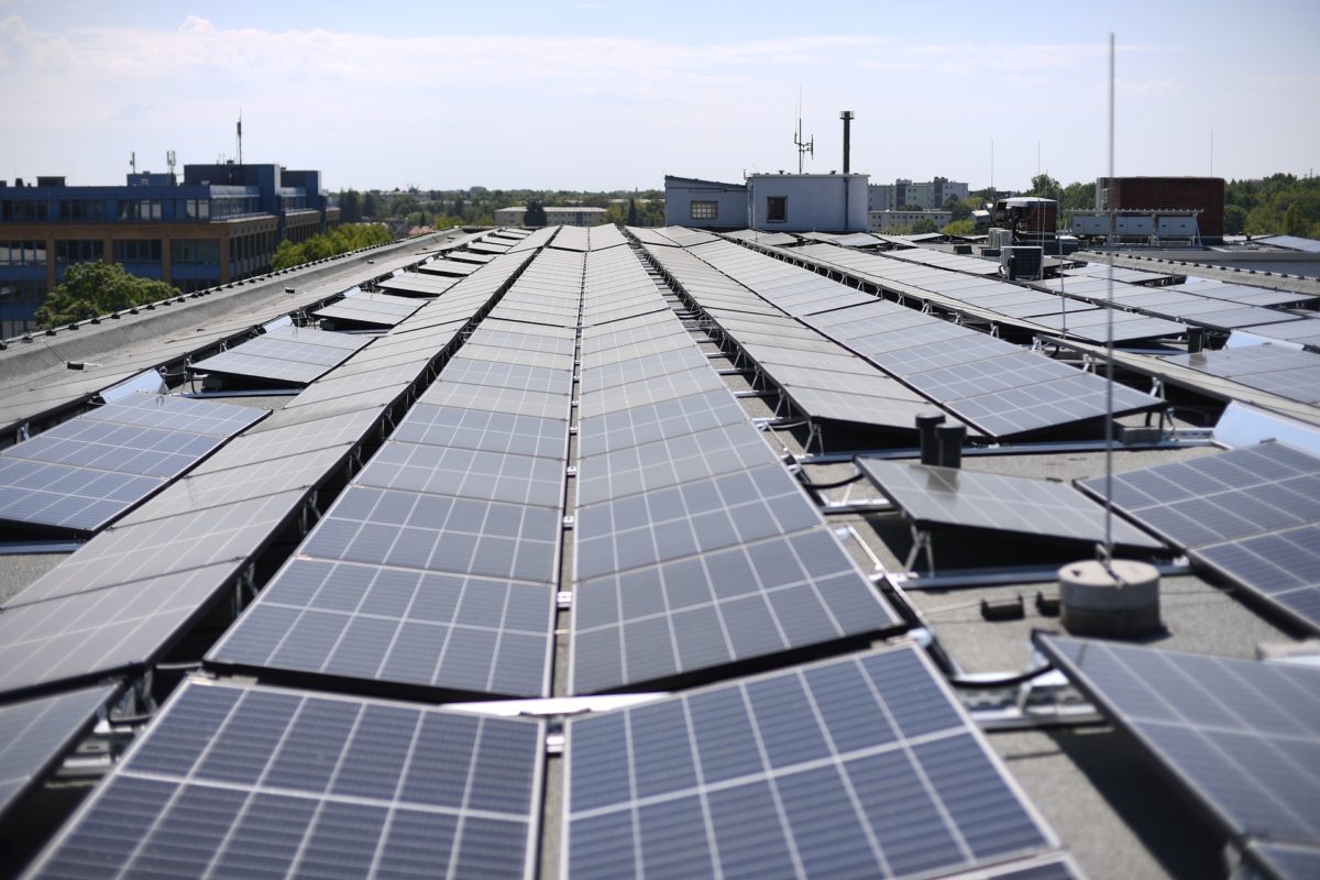 découvrez les meilleures solutions de panneaux solaires pour entreprises en france. optimisez votre consommation d'énergie, réduisez vos coûts et adoptez une démarche écoresponsable grâce à nos experts en énergie solaire.