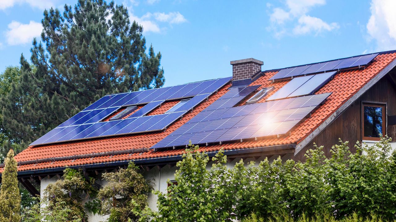 découvrez comment les panneaux solaires contribuent à votre bien-être tout en réduisant votre empreinte carbone. explorez les avantages de l'énergie solaire pour un habitat sain et respectueux de l'environnement.