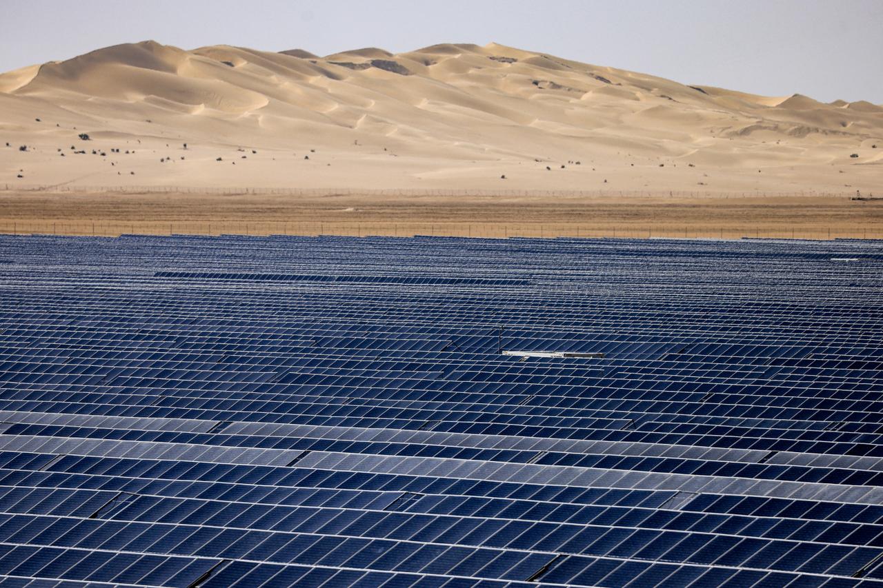 découvrez comment les panneaux solaires contribuent à la lutte contre le changement climatique en réduisant les émissions de carbone et en favorisant un avenir énergétique durable. explorez l'impact positif de l'énergie solaire sur notre planète.