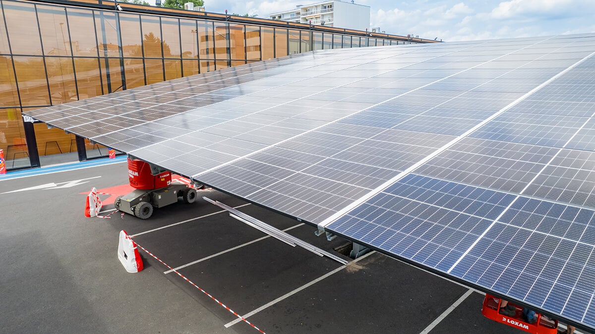 découvrez comment les panneaux solaires contribuent à la lutte contre le changement climatique. explorez les avantages écologiques de l'énergie solaire, son impact sur la réduction des émissions de co2 et son rôle essentiel dans la transition vers une énergie durable.
