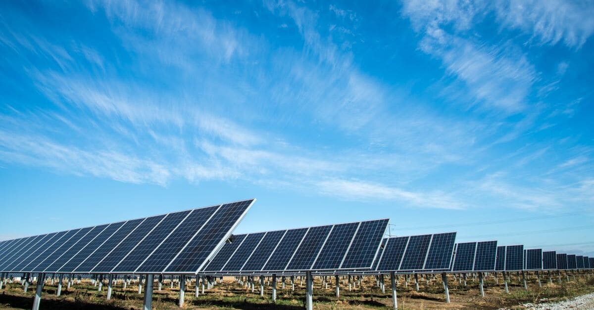 découvrez comment les panneaux solaires contribuent à la croissance durable en offrant une source d'énergie renouvelable, réduisant les émissions de carbone et favorisant un avenir écologique. ensemble, agissons pour un monde plus vert.