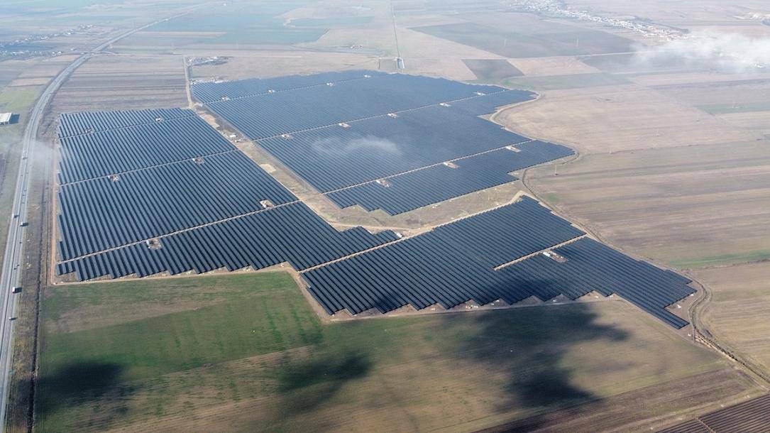 découvrez comment les panneaux solaires et les énergies durables transforment notre manière de produire de l'énergie. adoptez une approche écologique et responsable pour un avenir plus vert, tout en réduisant vos factures d'électricité. explorez les avantages et les solutions innovantes offertes par ces technologies respectueuses de l'environnement.