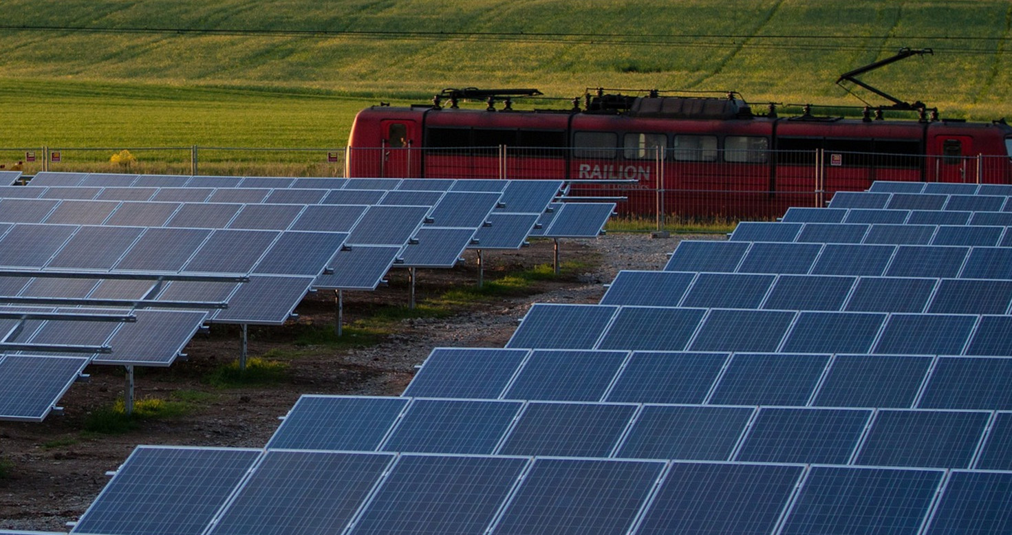 découvrez comment les panneaux solaires contribuent à la protection de l'environnement en réduisant les émissions de gaz à effet de serre, en préservant les ressources naturelles et en promouvant une énergie durable. informez-vous sur les avantages écologiques de l'énergie solaire pour un avenir plus vert.