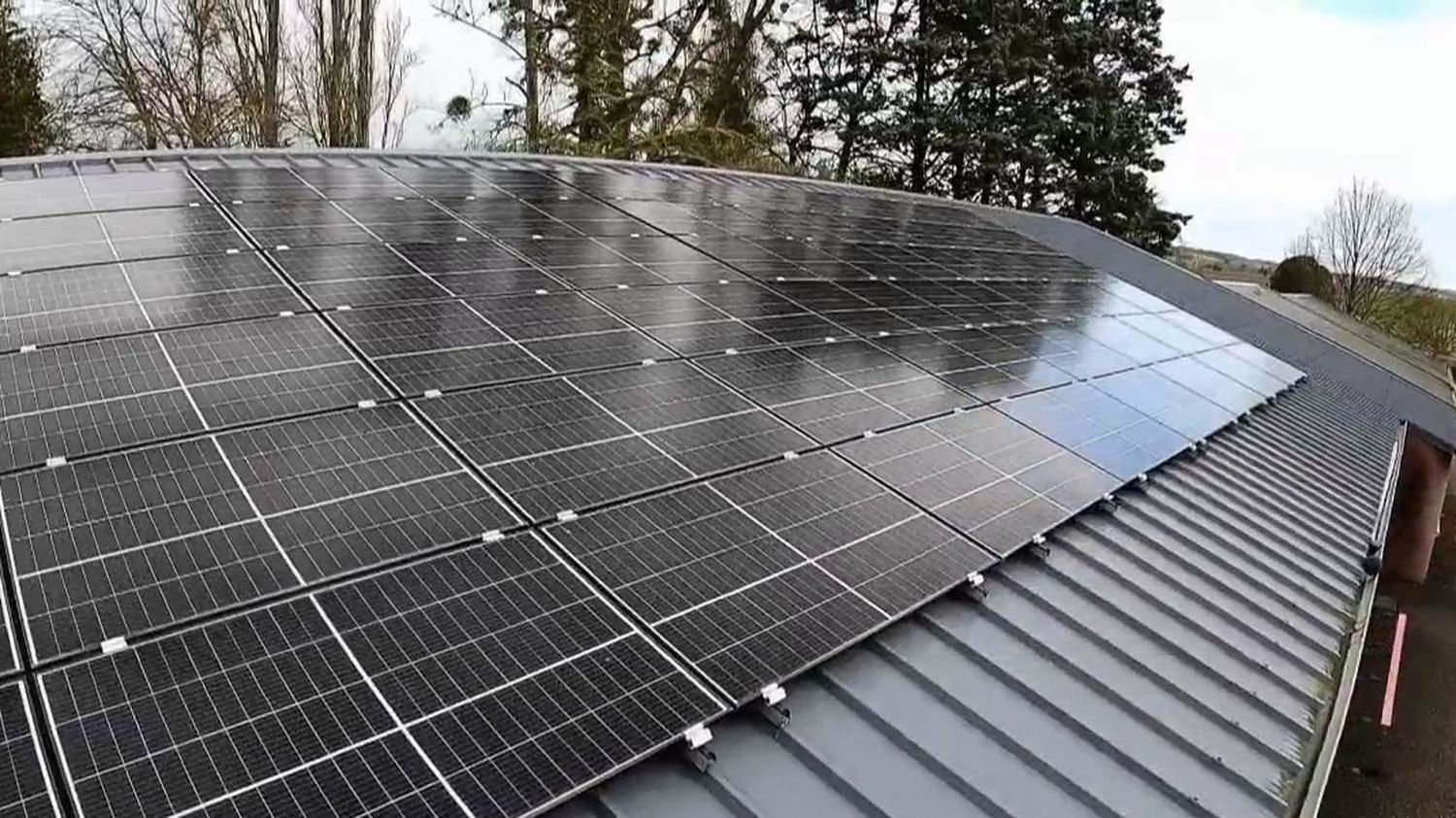 découvrez comment les panneaux solaires contribuent à la protection de l'environnement en réduisant les émissions de carbone, en préservant les ressources naturelles et en favorisant une énergie durable. apprenez les avantages écologiques de cette technologie renouvelable.