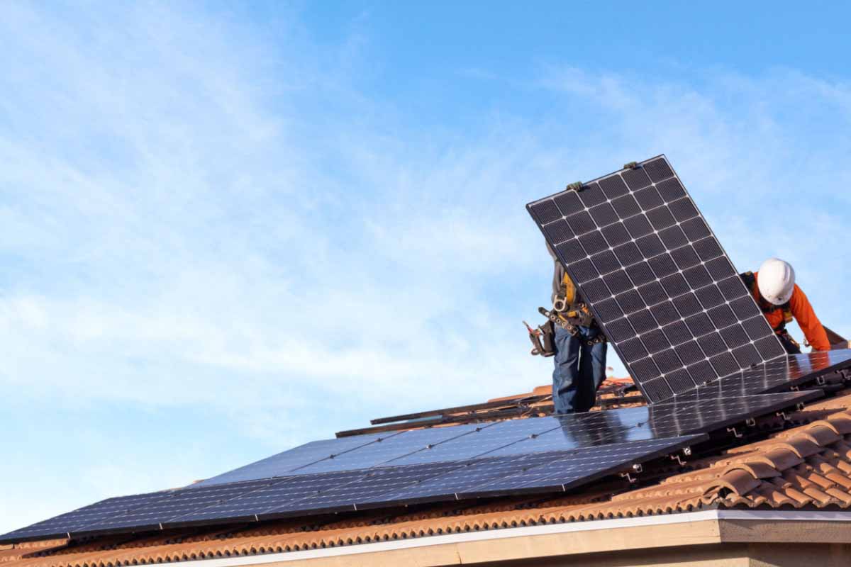 découvrez comment les panneaux solaires peuvent transformer vos finances. analysez les avantages économiques, les aides financières disponibles et les retours sur investissement liés à l'énergie solaire. adoptez une solution écologique tout en réduisant vos dépenses.