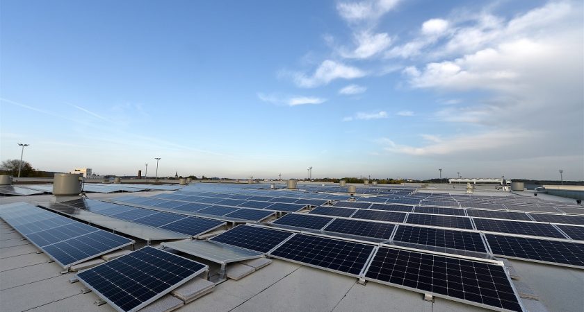 découvrez comment les panneaux solaires transforment les grands projets en solutions durables et respectueuses de l'environnement. optimisez votre investissement énergétique tout en contribuant à la transition énergétique.