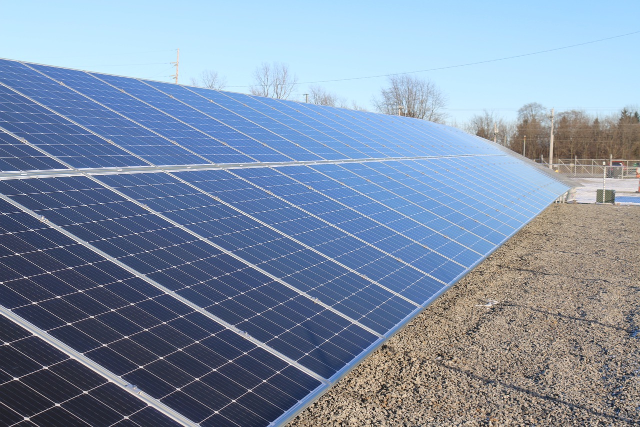 découvrez comment l'installation de panneaux solaires peut générer des profits durables tout en contribuant à la protection de l'environnement. explorez les bénéfices financiers et écologiques d'une énergie renouvelable accessible à tous.