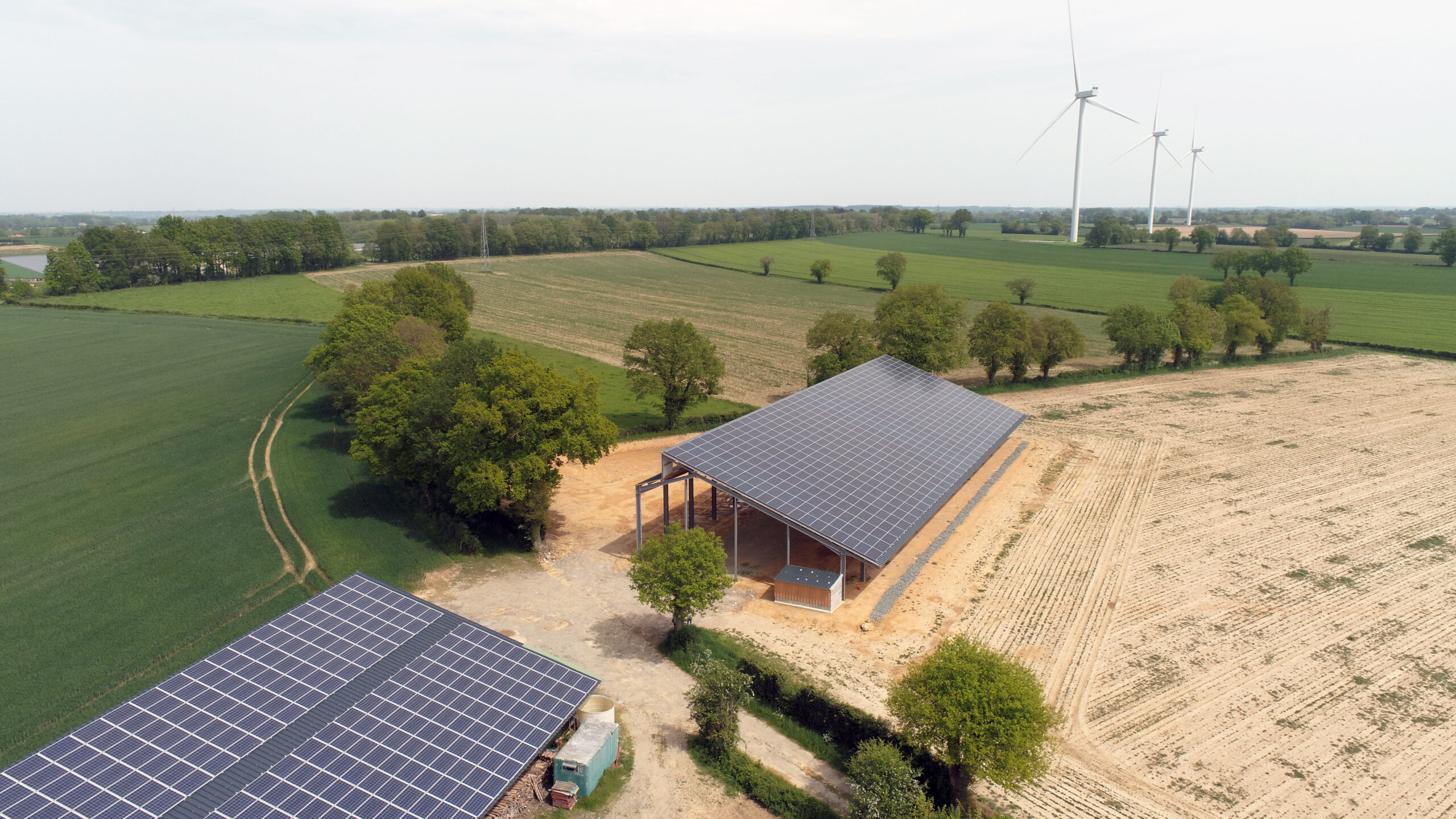 découvrez comment les panneaux solaires peuvent valoriser votre propriété tout en offrant des avantages écologiques et économiques. informez-vous sur les technologies solaires, les aides financières disponibles et l'impact positif sur l'environnement.