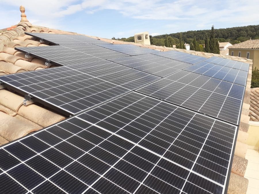 découvrez les panneaux solaires hybrides, une solution innovante alliant énergie solaire et efficacité énergétique. maximisez votre production d'électricité tout en réduisant votre empreinte carbone avec cette technologie avancée.