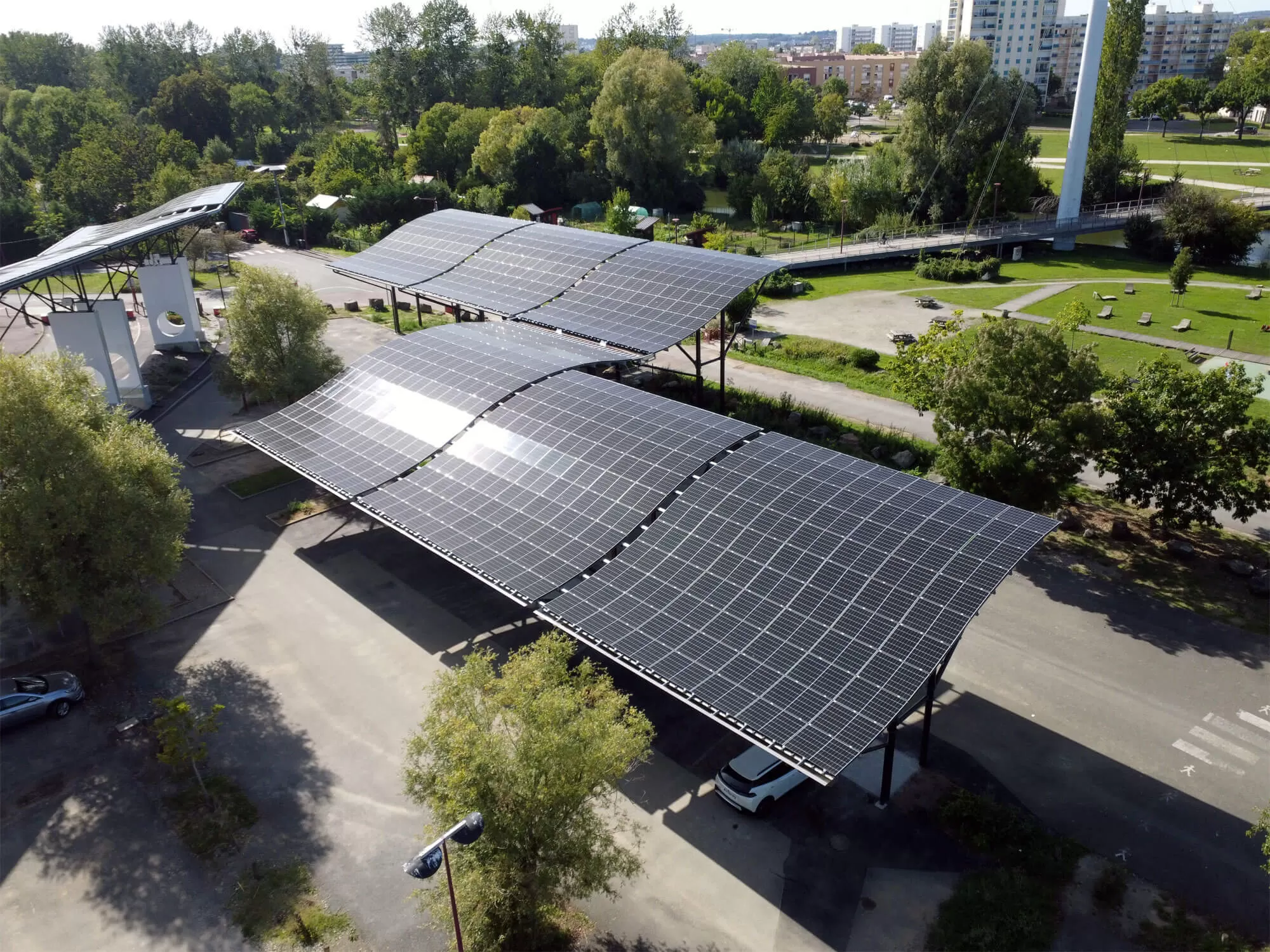 découvrez comment les panneaux solaires industriels révolutionnent la production d'énergie en offrant une solution durable et rentable pour les entreprises. optimisez vos coûts énergétiques tout en réduisant votre empreinte carbone grâce à une installation solaire adaptée à vos besoins.