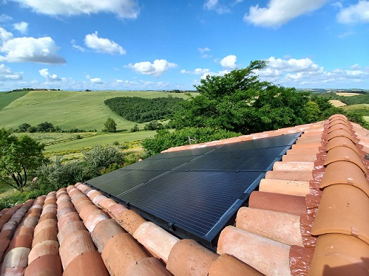 découvrez les avantages des panneaux solaires intégrés, alliant esthétique et performance énergétique pour une solution durable et innovante. transformez votre toiture en source d'énergie renouvelable tout en préservant l'élégance de votre bâtiment.