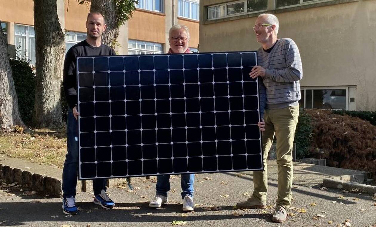découvrez les panneaux solaires invisibles, une solution innovante et esthétique pour optimiser votre production d'énergie tout en préservant l'harmonie de votre espace. alliez performances écologiques et design moderne.