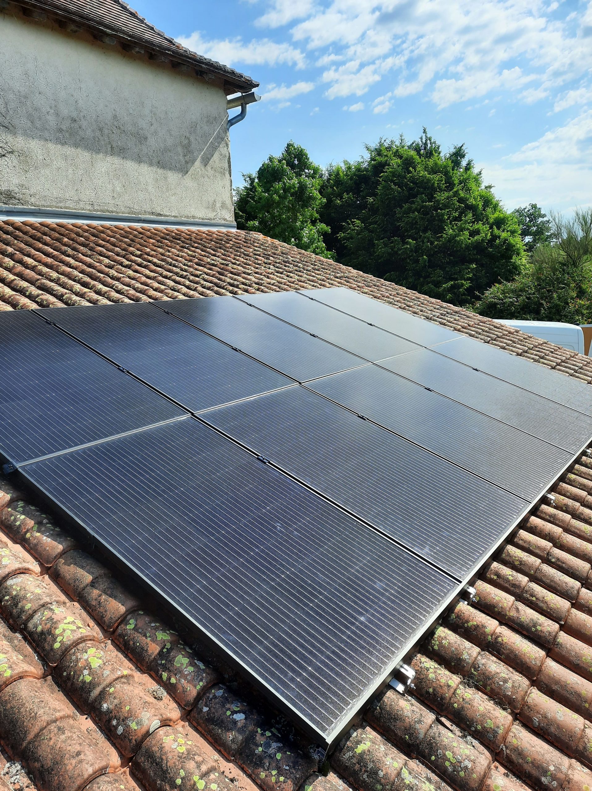 découvrez nos solutions de panneaux solaires à limoges pour une énergie propre et renouvelable. profitez d'une efficacité énergétique optimale et réduisez vos factures d'électricité tout en protégeant l'environnement.