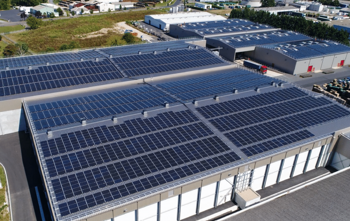 découvrez comment les panneaux solaires pro peuvent transformer votre entreprise en une source d'énergie rentable. investissez dans des solutions énergétiques durables et profitez d'économies significatives sur vos factures tout en réduisant votre empreinte carbone.