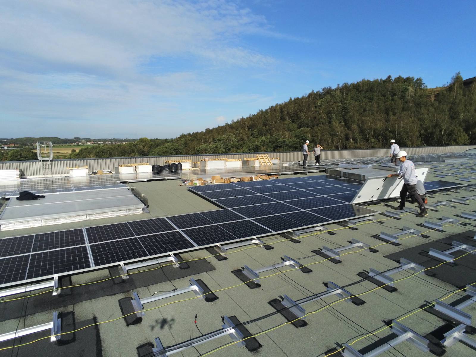 découvrez nos panneaux solaires professionnels, idéaux pour maximiser l'efficacité énergétique de votre entreprise. profitez de solutions durables et performantes pour réduire vos coûts d'énergie tout en respectant l'environnement.