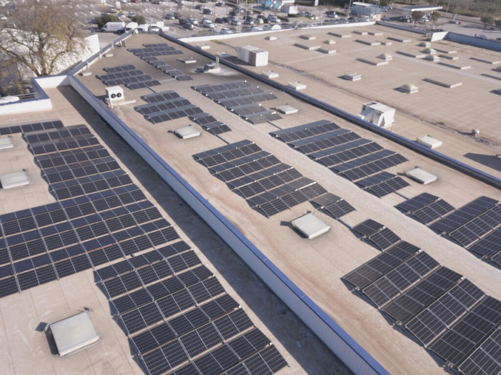 découvrez comment les panneaux solaires peuvent transformer votre projet commercial en une solution énergétique durable et économique. maximisez votre rendement tout en réduisant votre empreinte carbone grâce à l'énergie solaire.