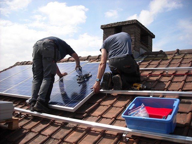 découvrez comment les panneaux solaires peuvent devenir une solution rentable pour votre maison ou entreprise. maximisez vos économies sur vos factures d'énergie tout en contribuant à la protection de l'environnement grâce à une énergie renouvelable et durable.
