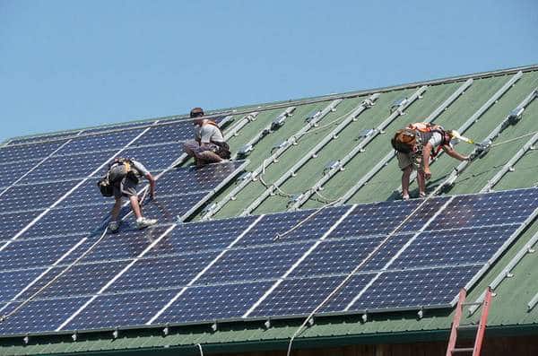 découvrez comment les panneaux solaires rentables peuvent réduire vos factures d'énergie tout en préservant l'environnement. investissez dans une solution durable et économique dès aujourd'hui !