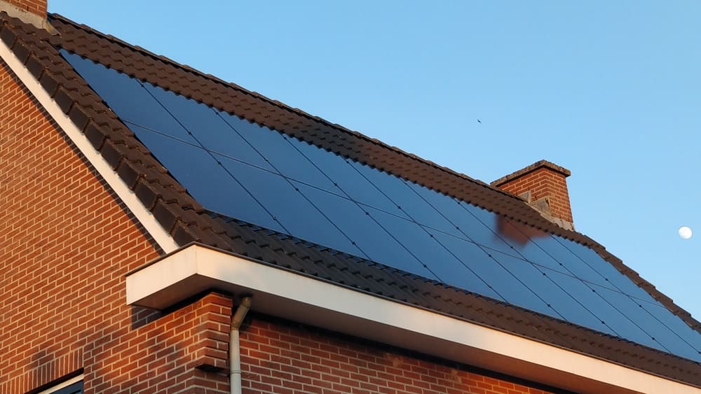 découvrez les avantages des panneaux solaires installés sur votre toit. optimisez votre consommation énergétique tout en réduisant votre empreinte carbone grâce à une solution durable et économique.