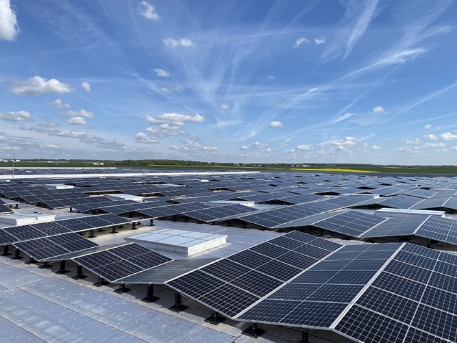découvrez comment les panneaux solaires contribuent à la transition énergétique en offrant une solution durable et renouvelable pour réduire votre empreinte carbone. optez pour une énergie propre et économisez sur vos factures d'électricité tout en participant à un avenir plus vert.